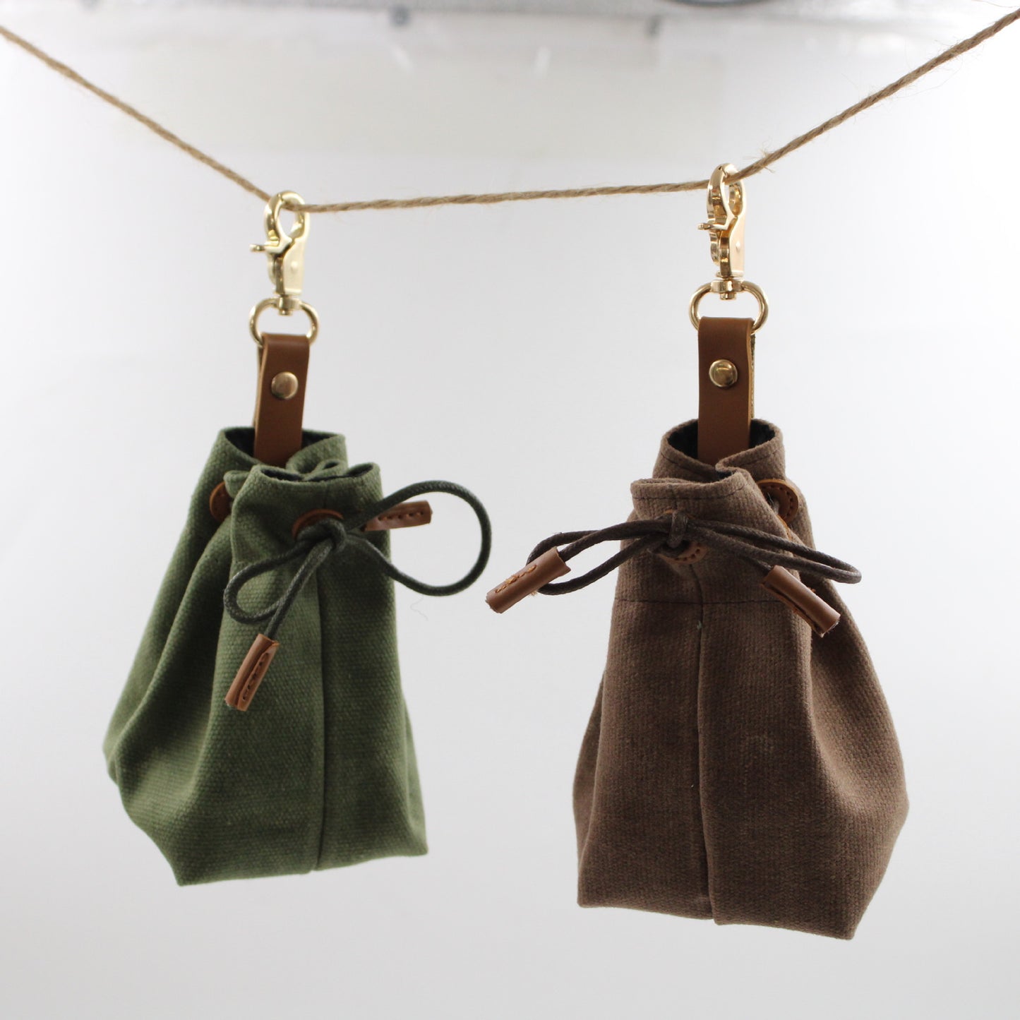 2-PCS Brown Clip-On Canvas Dog Treat Pouch - Portable Drawstring Bag for Training & Walks
